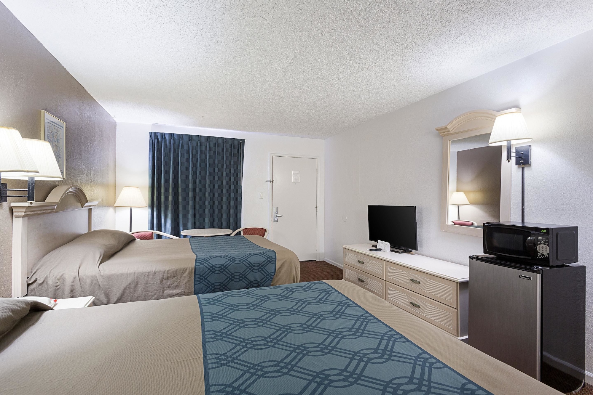 غرفة قياسية بسريرين كوين للمدخنين، Rodeway Inn Lake City I-75 3/6