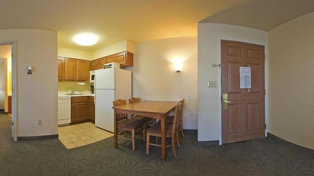 Staybridge Suites Springfield South 52/61