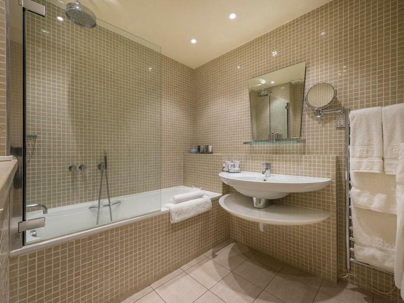 Capital, Junior Suite, King Bed, Sofa