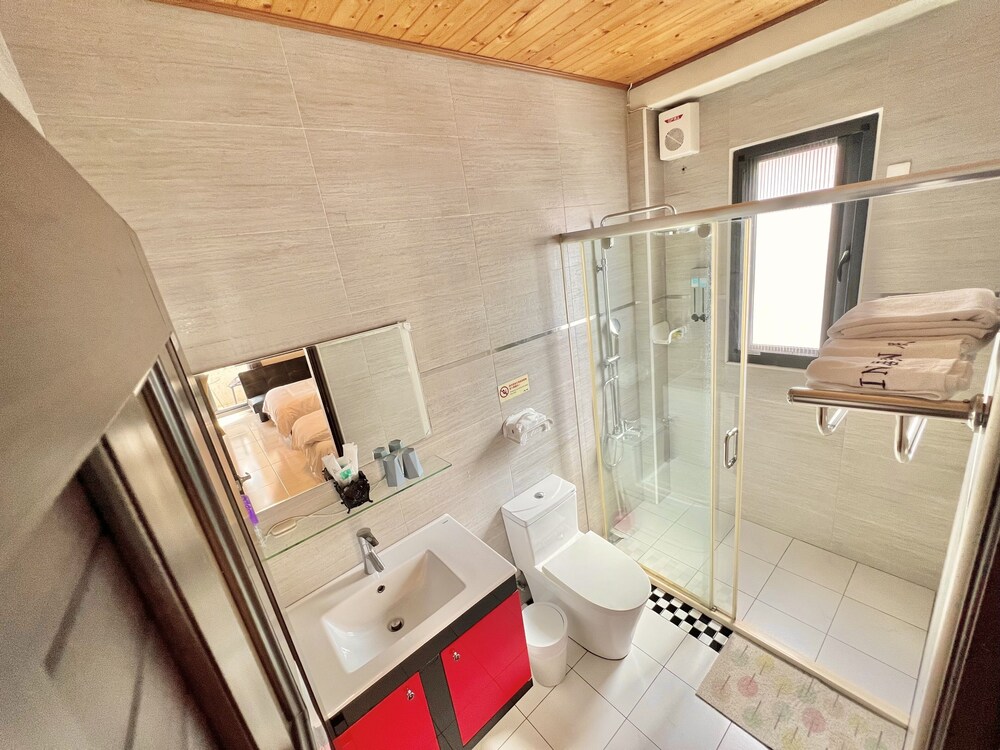 Ing Hostel 42/44