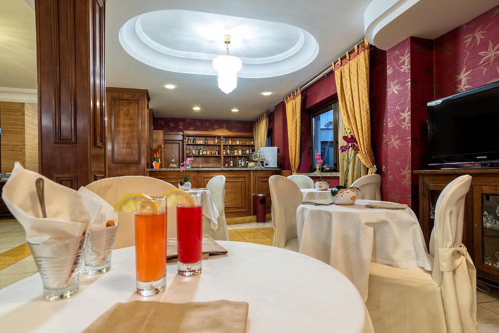 HOTEL RISTORANTE DONATO 50/73