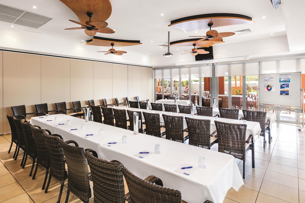 Oaks Broome Hotel 40/48