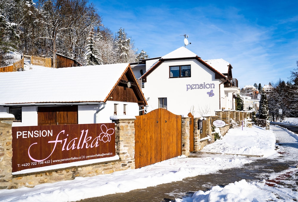 Pension Fialka 3/50