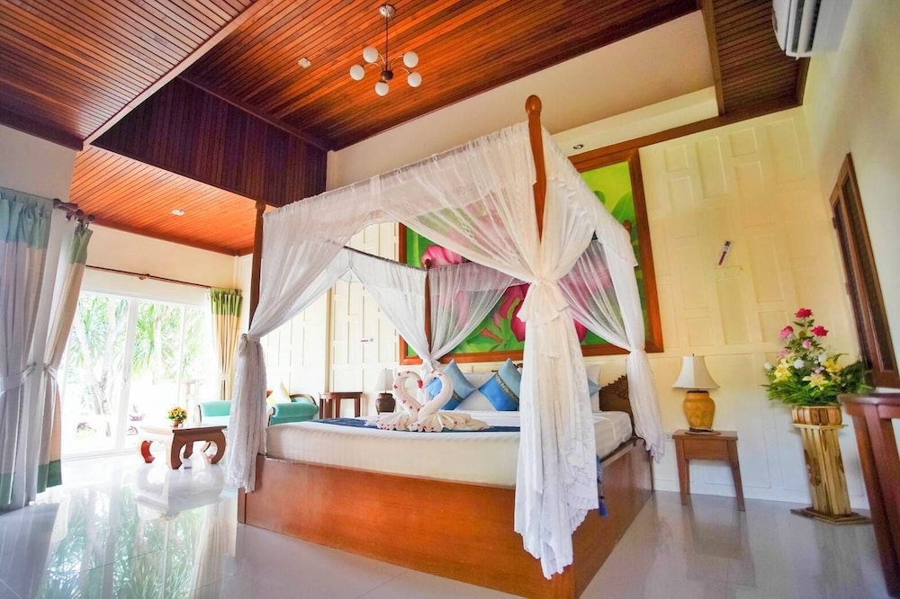 COCONUT BEACH RESORT 12/74