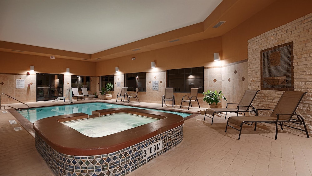 Best Western Plus Lytle Inn and Suites 10/29