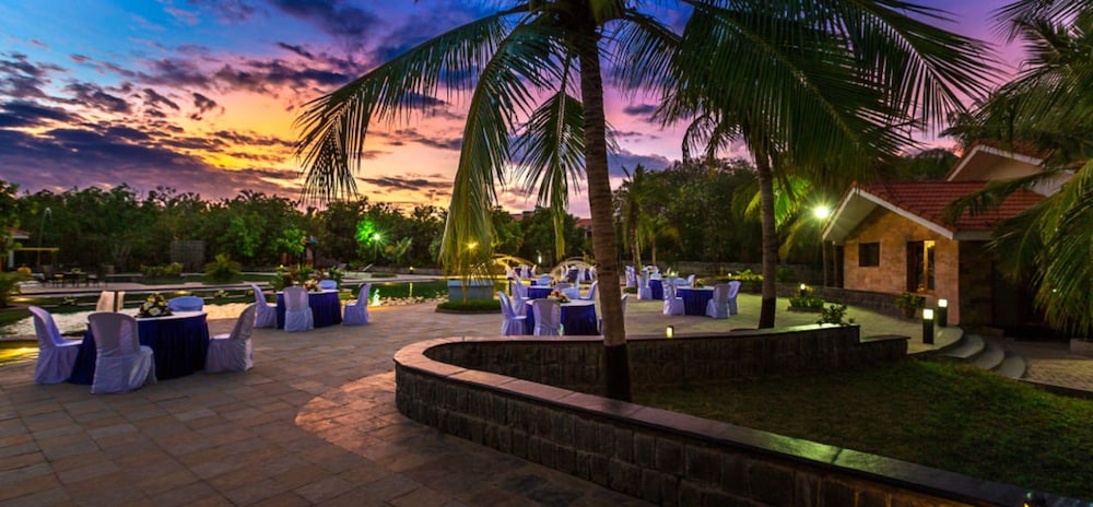 ESTHELL VILLAGE RESORT 42/48