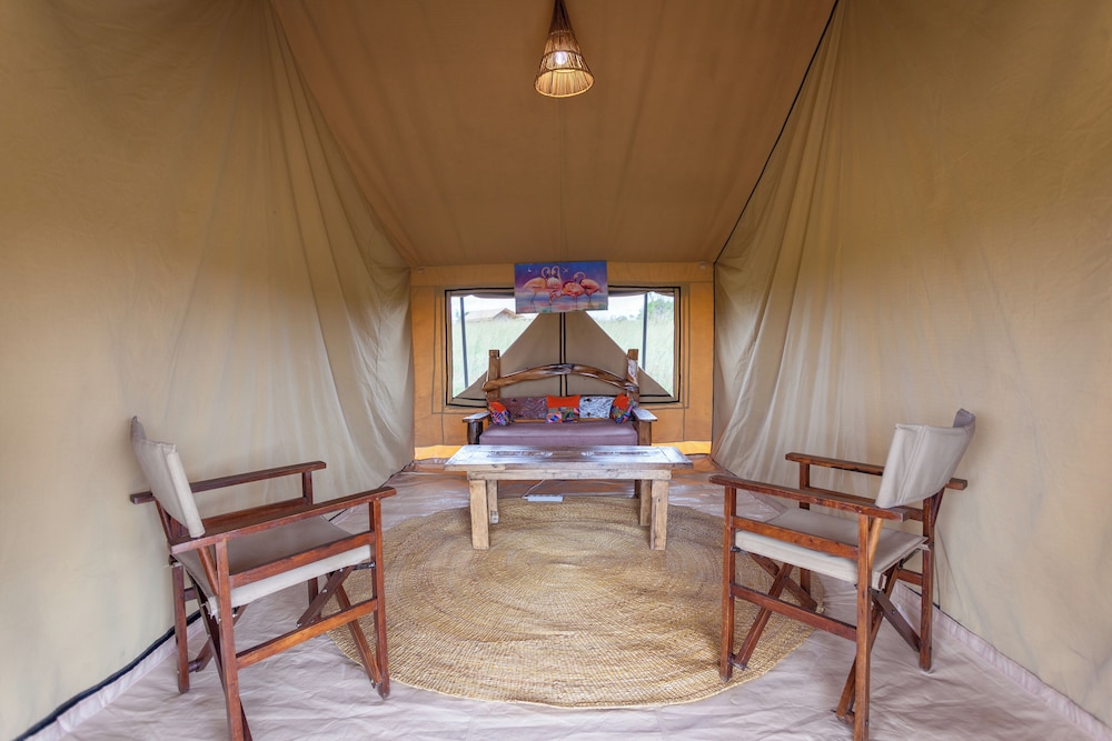 Gnu Mara River Camp 18/50