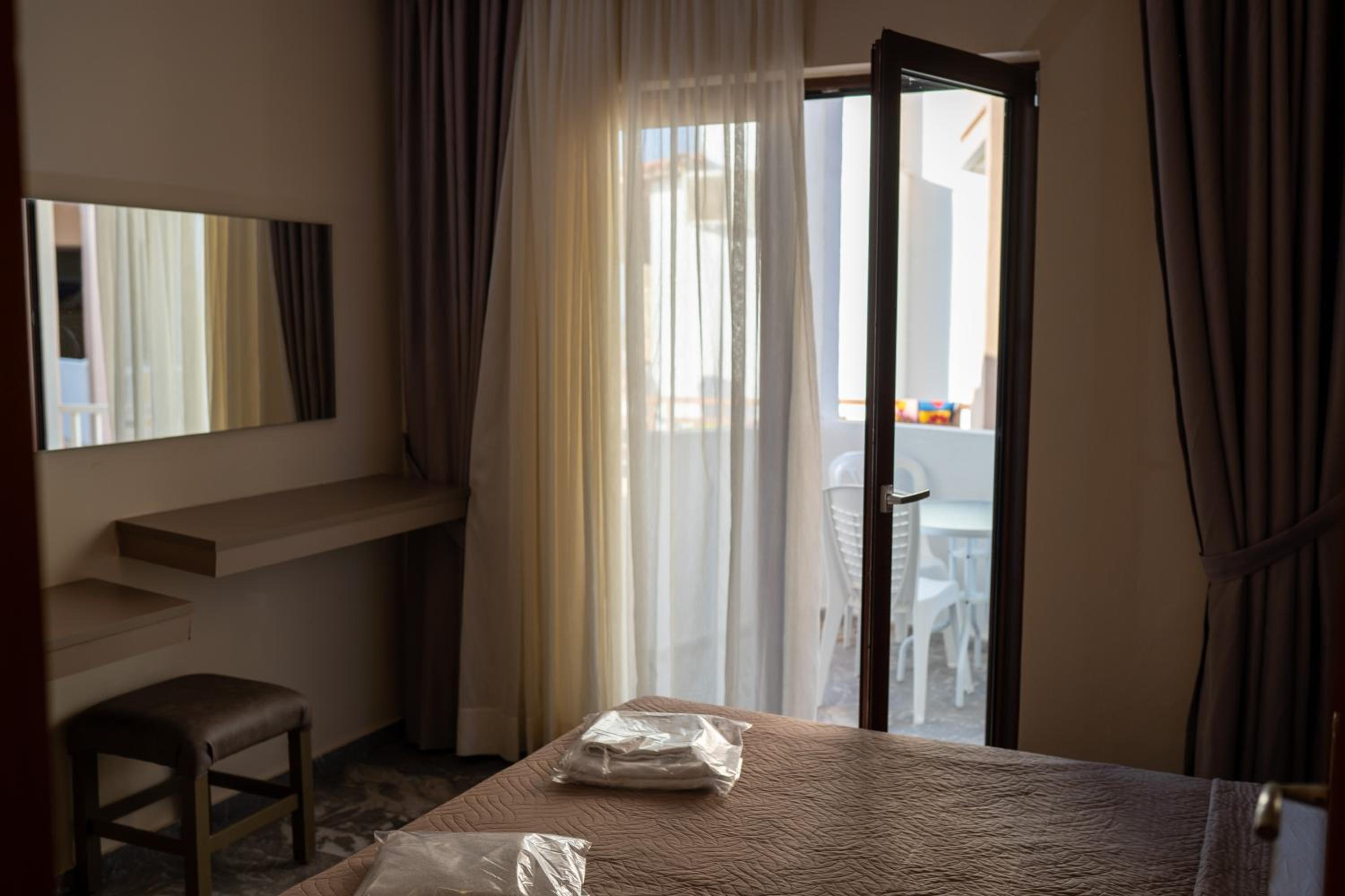 Ekavi Hotel Apartments 65/81