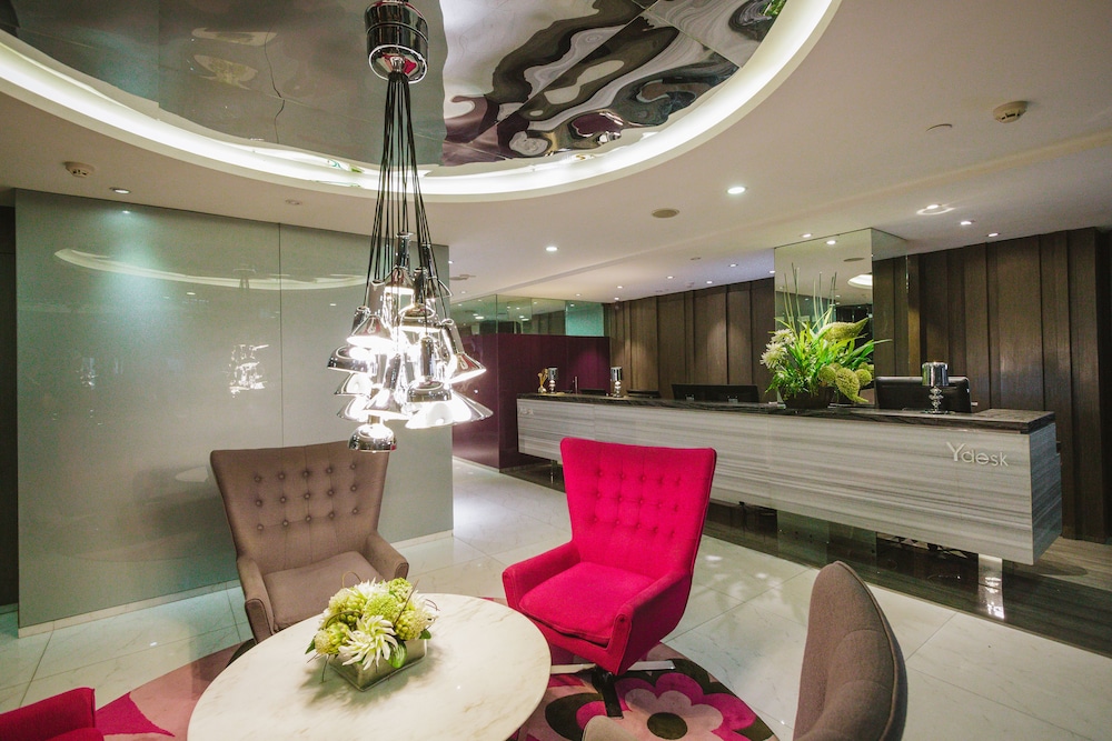 Hotel Xyz 4/49
