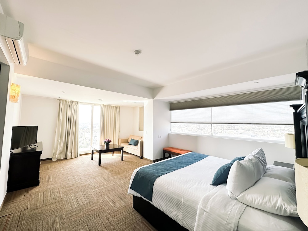 1 BEDROOM, JUNIOR, CITY VIEW
