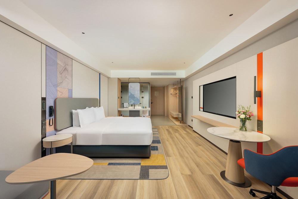 Standard, King Bed, Extra Floor Space، Holiday Inn Express Jincheng New District 2/4