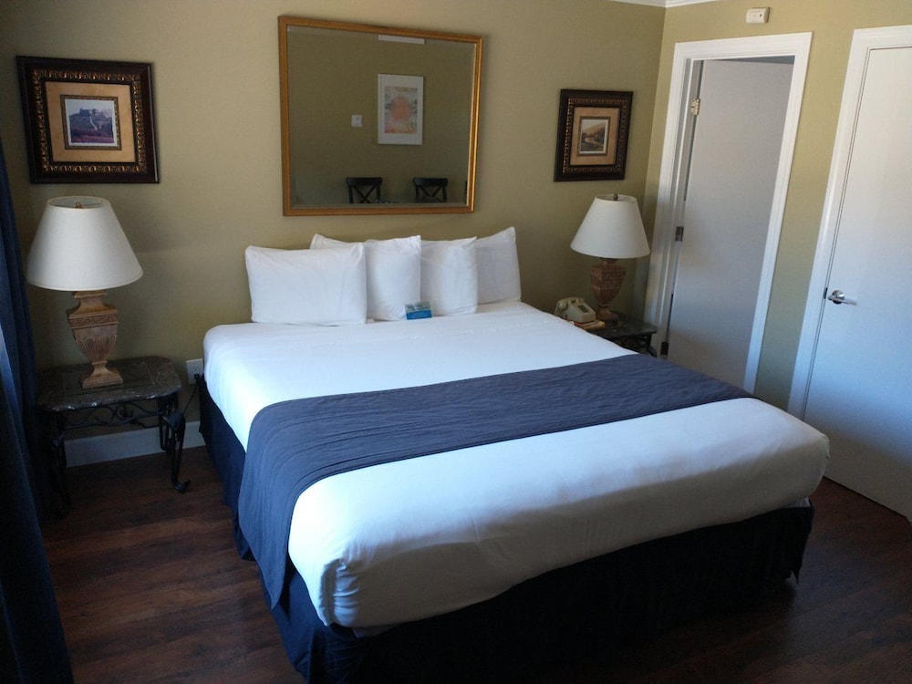 Sea Breeze Inn And Cottages 25/75