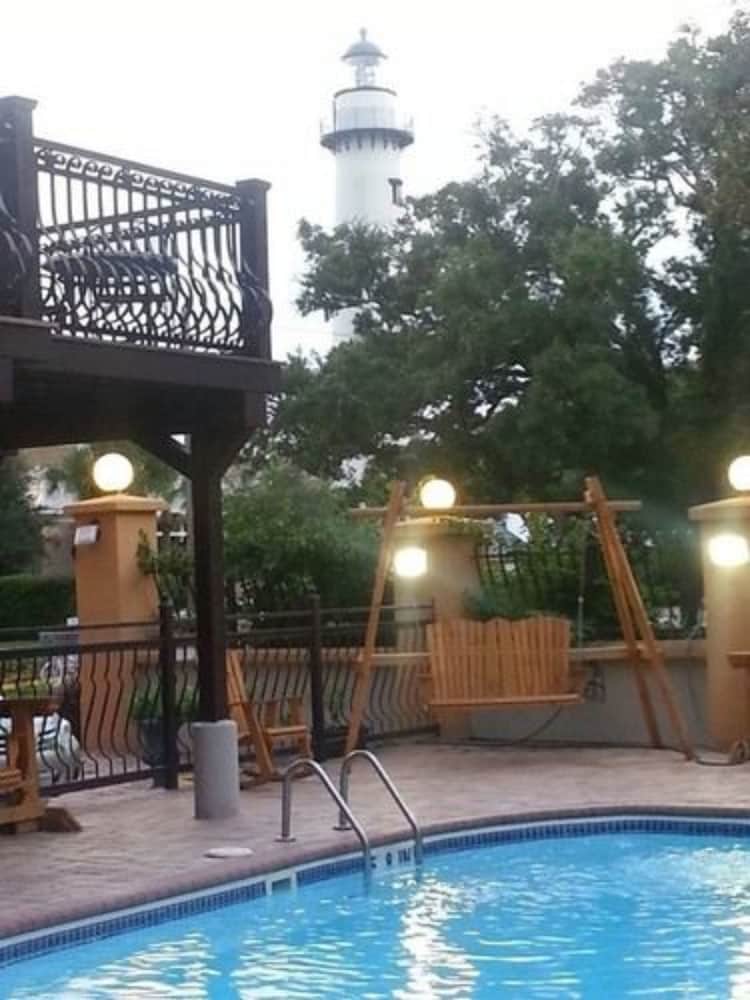 Ocean Inn and Suites 3/72