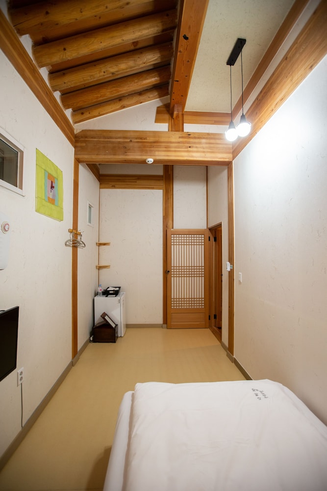 Nabijam Hanok Hotel 19/61
