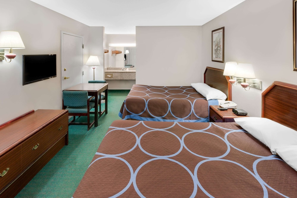 Super 8 By Wyndham Ocean Springs Biloxi 16/43