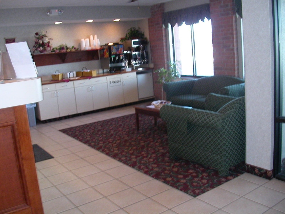 Country Hearth Inn Lomira Hotel 6/48
