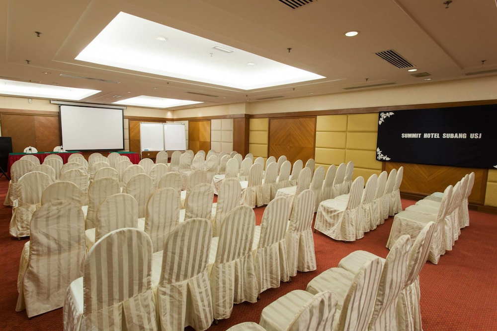 Summit Subang Usj 30/37