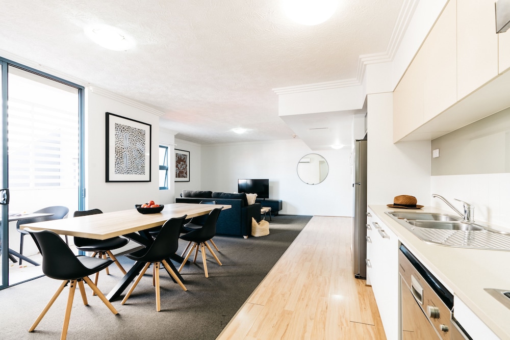 Gabba Central Apartments 66/80