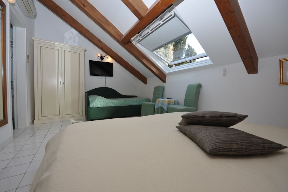 Hotel Villa Annalara 34/77