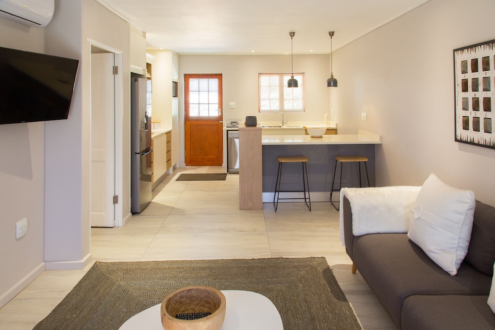 Lauradale Accommodation 28/50