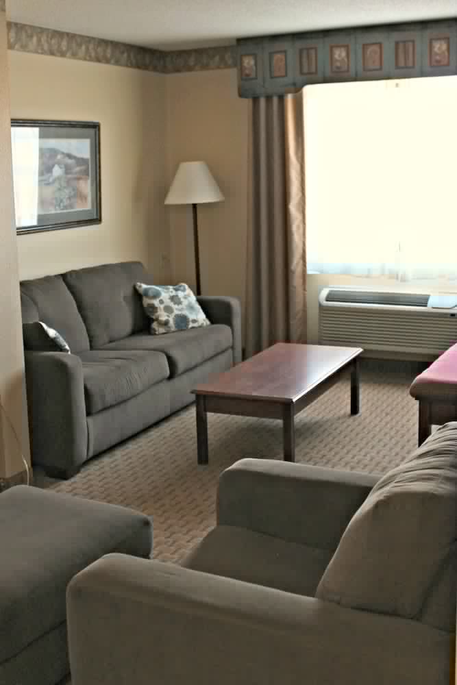 Horse Creek Inn - McCook 26/36