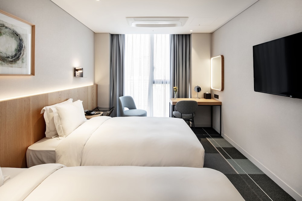 DELUXE, TWIN BEDS