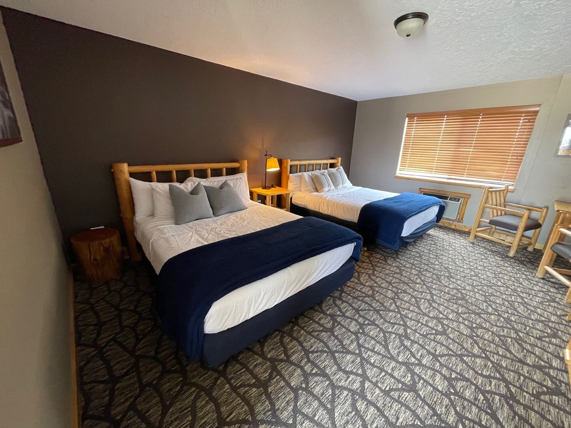 Traditional, 2 Queen Beds