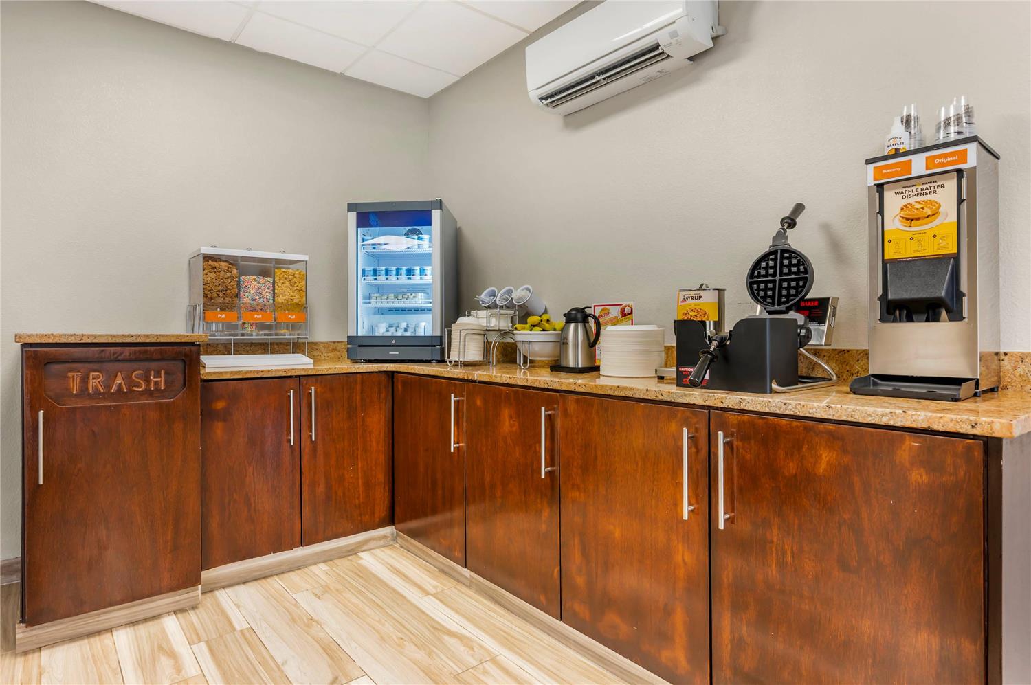 Comfort Inn & Suites Saint Louis Lafayette Square 9/23