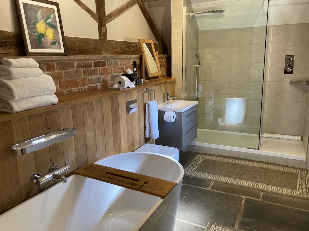 Old Downton Lodge 47/50