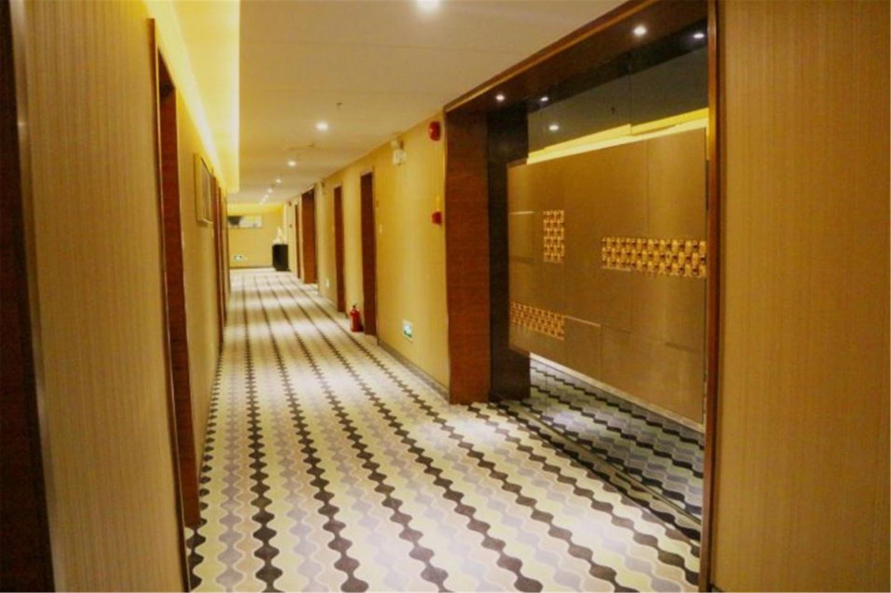 Ramada by Wyndham Meizhou 17/40