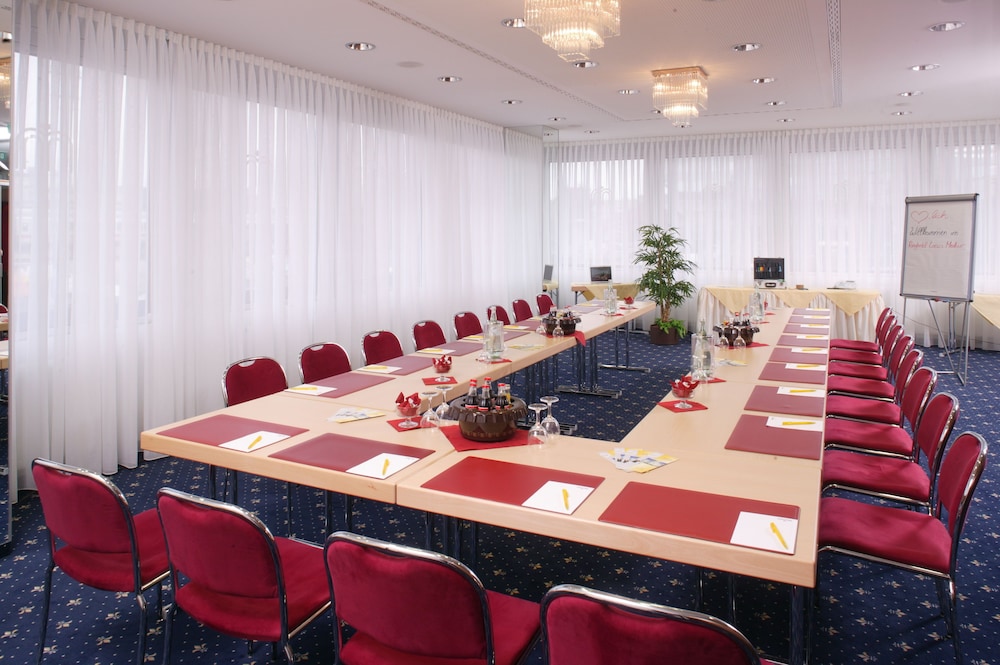 Ringhotel Loew S Merkur 52/59