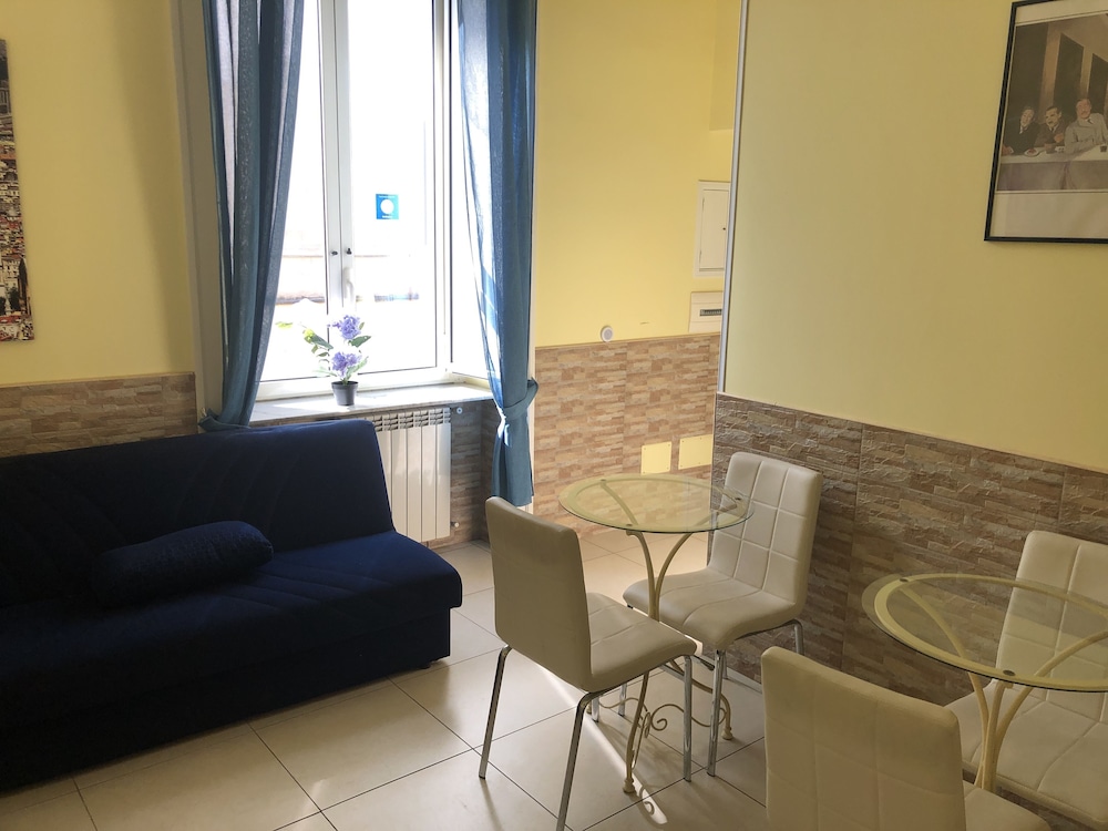 B B Quattro Palazzi Napoli 32/48
