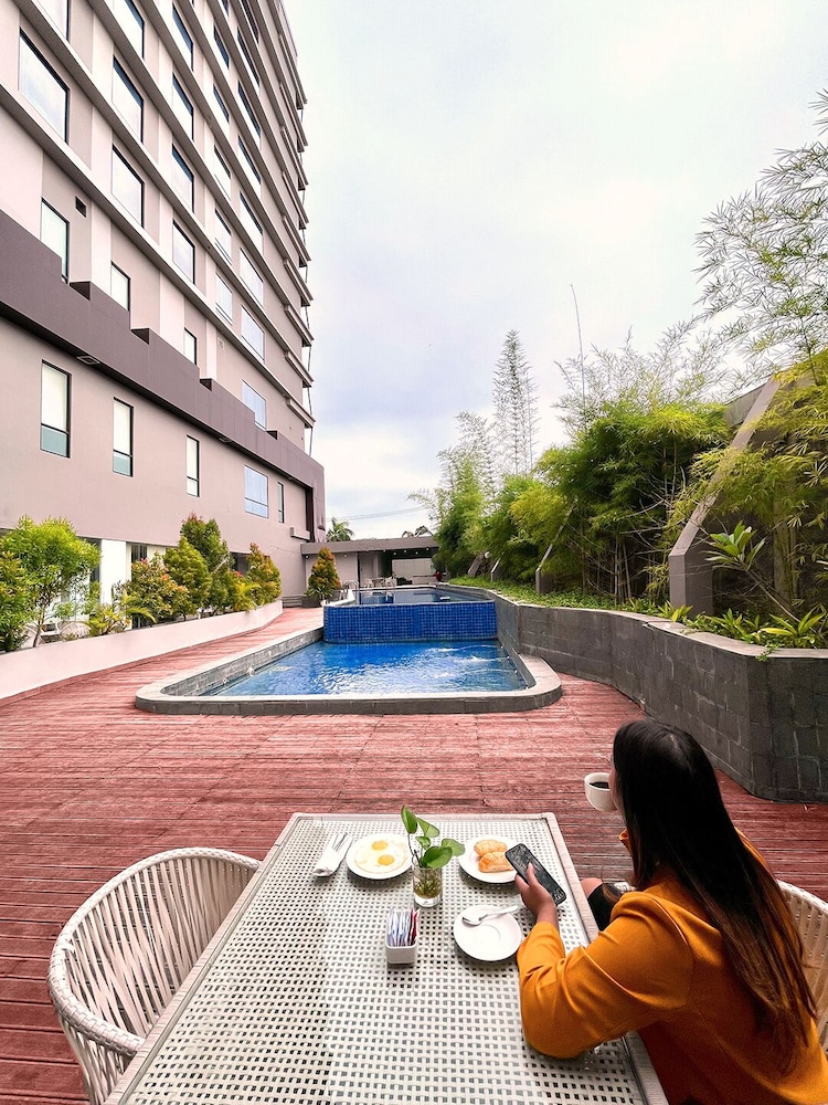 Hotel Suni Abepura 21/23