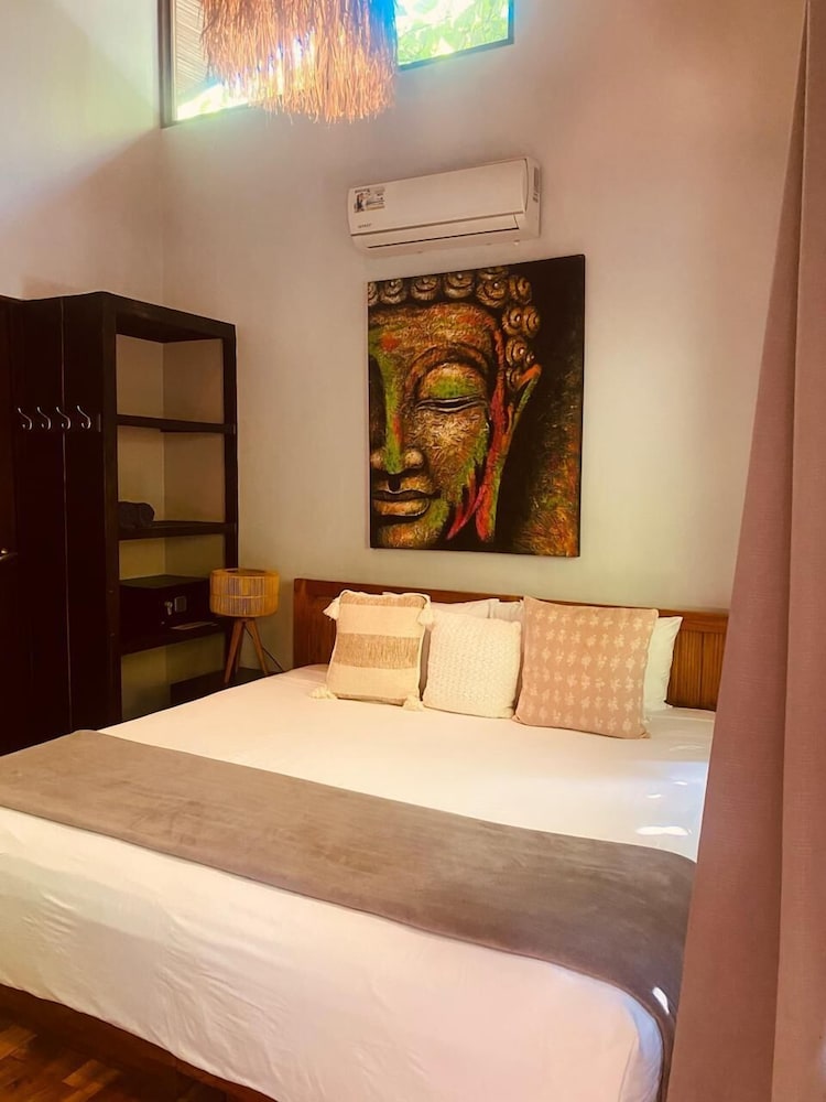 Studio, Queen Bed, Beach Side, Kitchen، Lua Villas 5/8