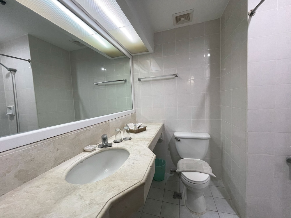 غرفة ديلوكس، Golden Peak Hotel and Suites powered by Cocotel 8/10