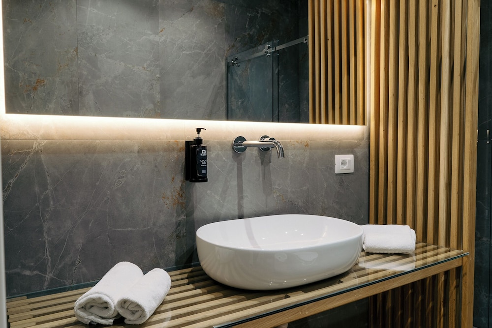 Spasimo Hotellerie 44/50