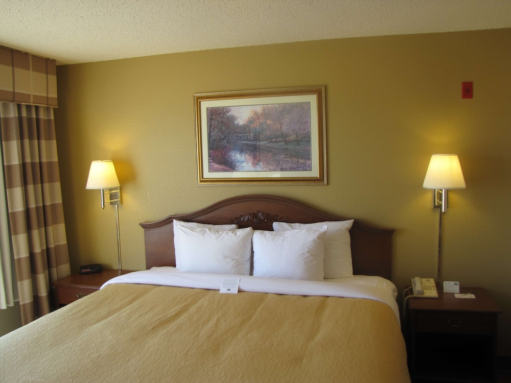 Country Inn Suites By Radisson West Bend Wi 10/58