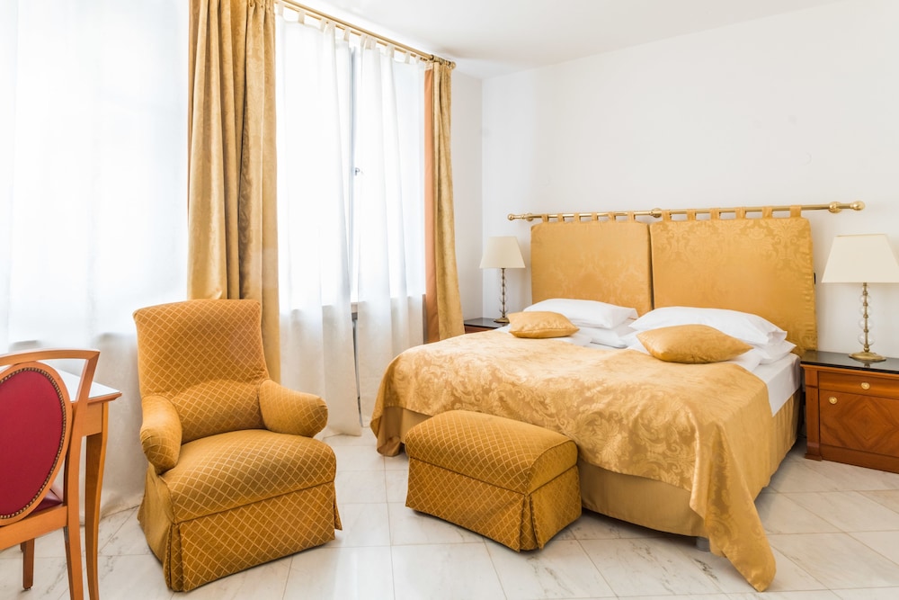 Hotel Leon D'oro 24/57