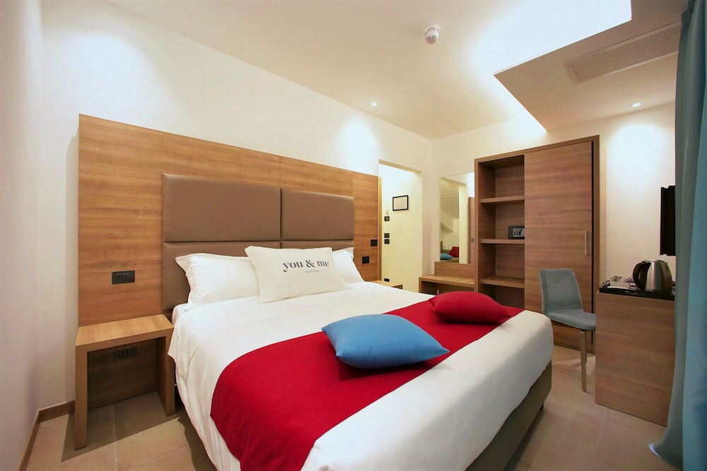 JUNIOR SUITE, PARTIAL SEA VIEW, HOT TUB