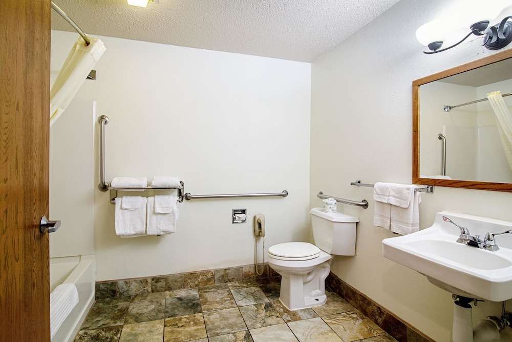 Quality Inn Aberdeen, SD 9/37