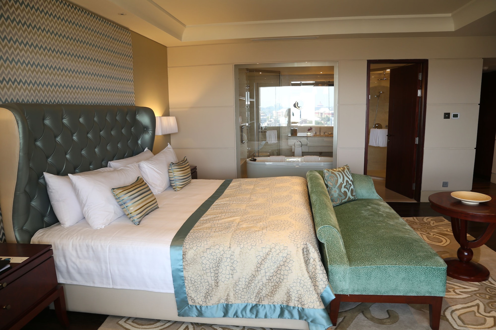 Room at Taj Samudra Hotel, COLOMBO