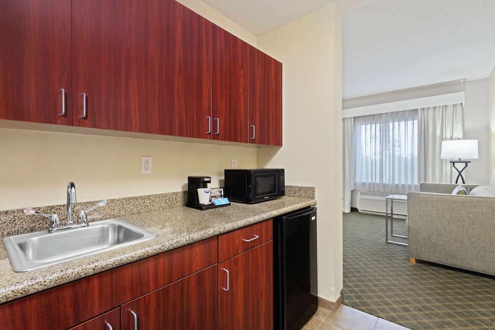 Hampton Inn West Palm Beach-Lake Worth-Turnpike 8/34