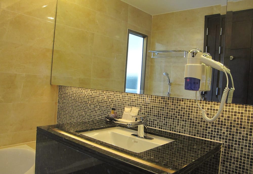 MARCH HOTEL PATTAYA 40/42