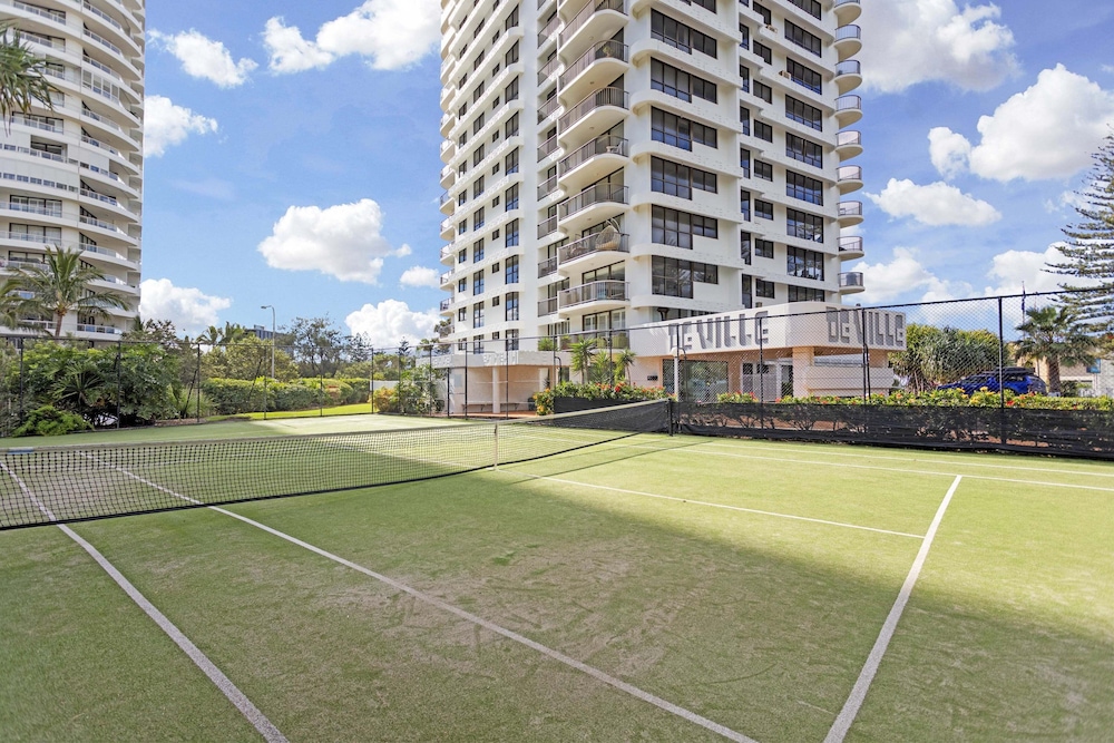 De Ville Apartments 47/74