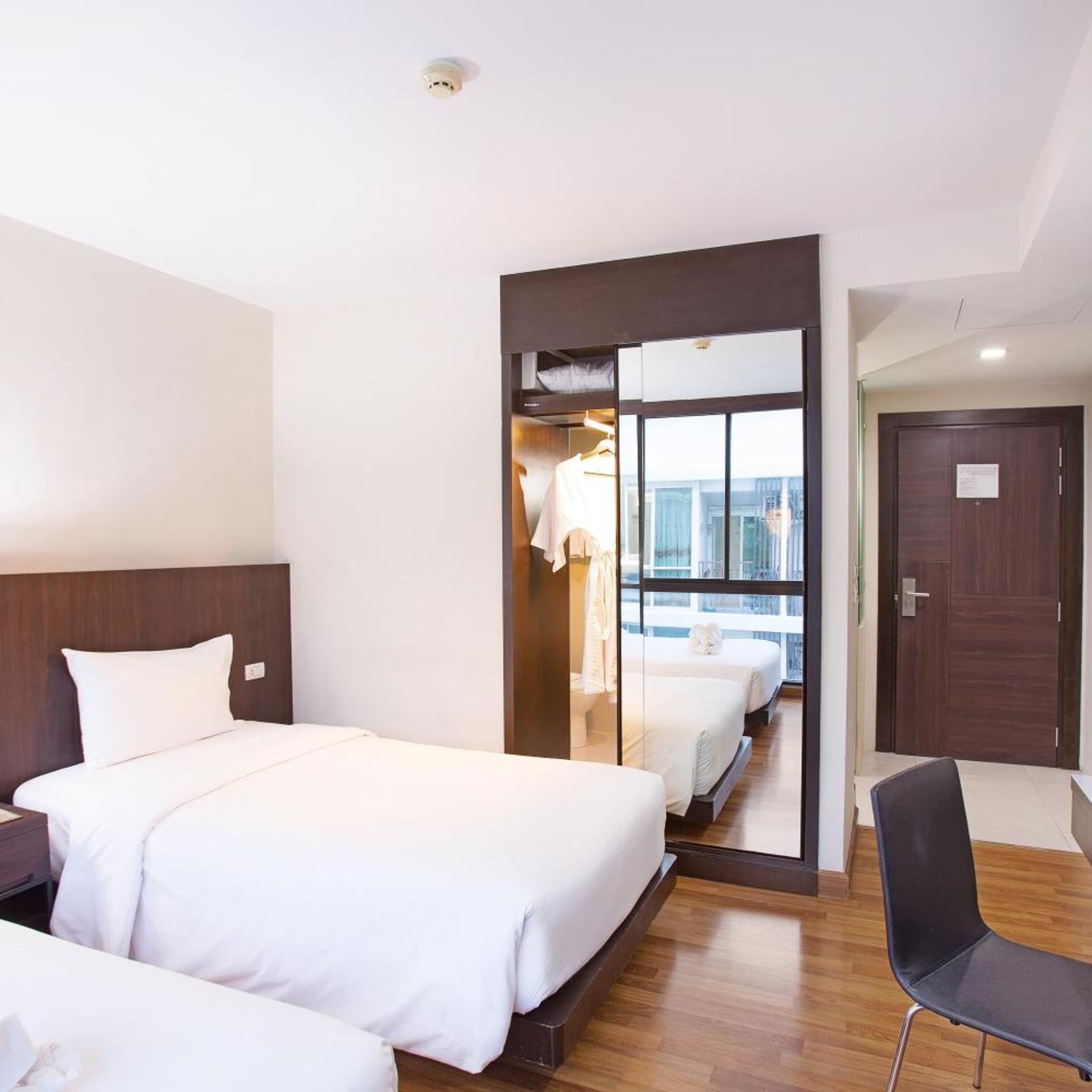 SUPERIOR, DOUBLE OR TWIN BED