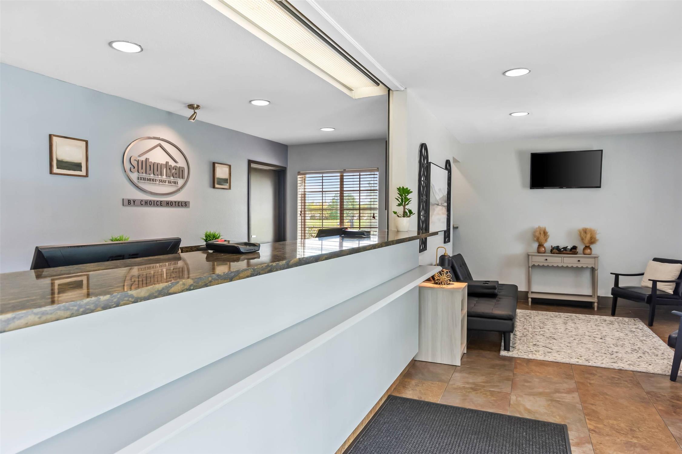 Birch Hill Suites Clarksville 6/35