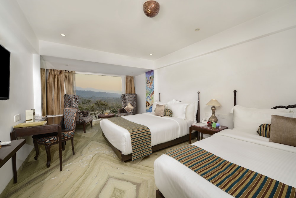 PREMIER, SUITE, 2 QUEEN BEDS, RIVER VIEW, BATHTUB