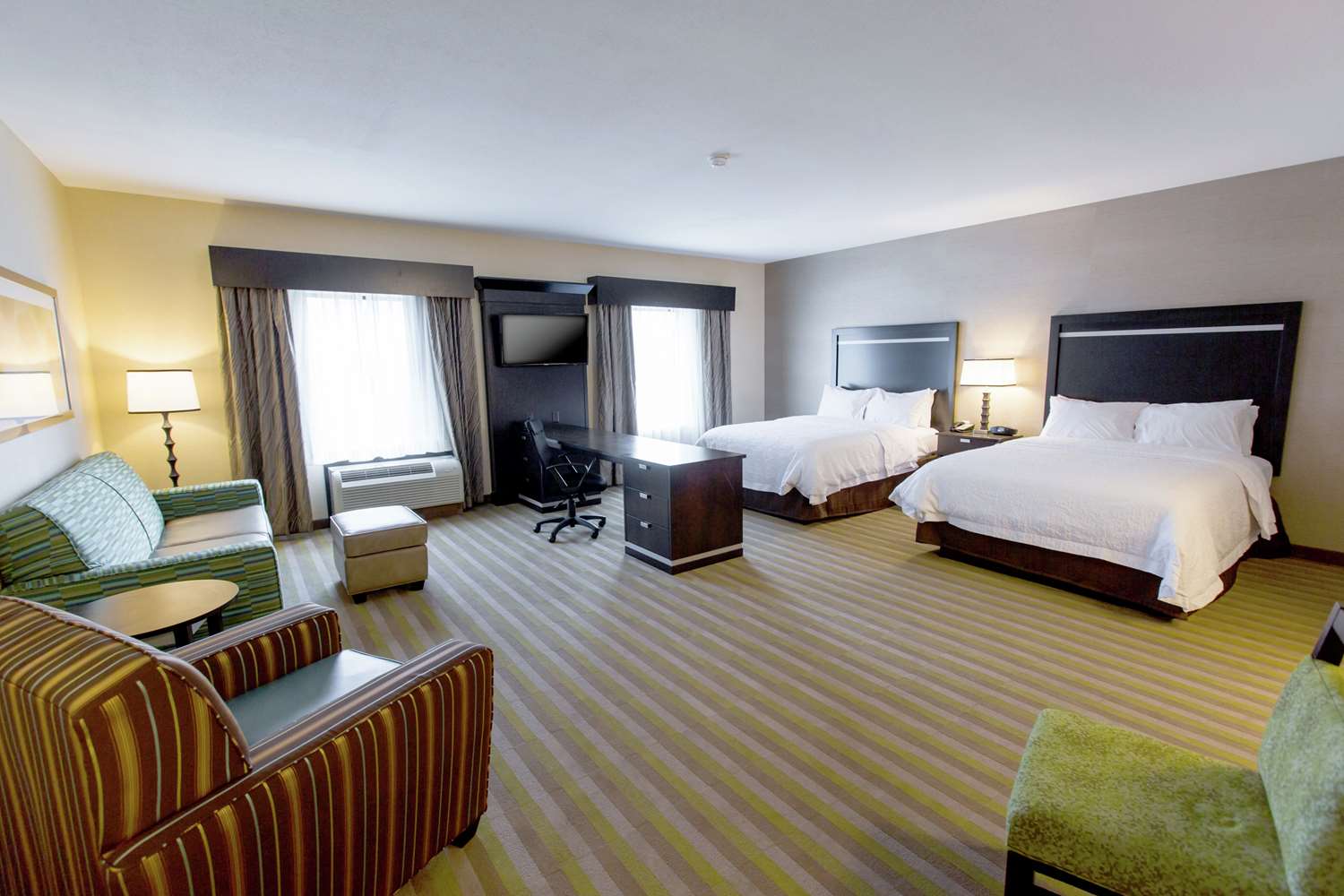Studio, 2 Queen Beds, Bathtub, Accessible