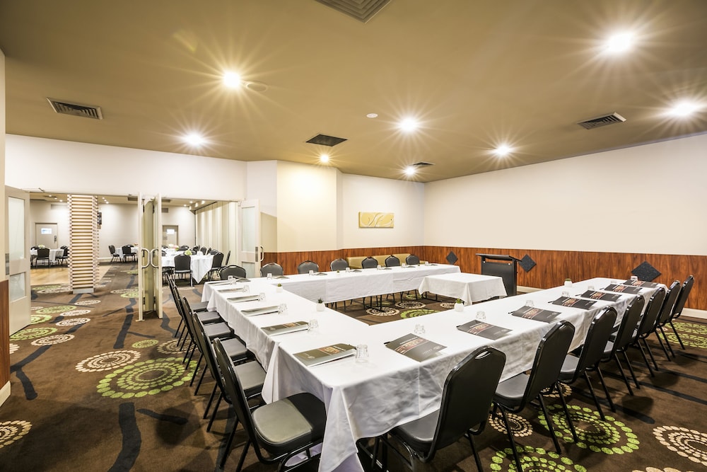 Waltzing Matilda Hotel 37/44
