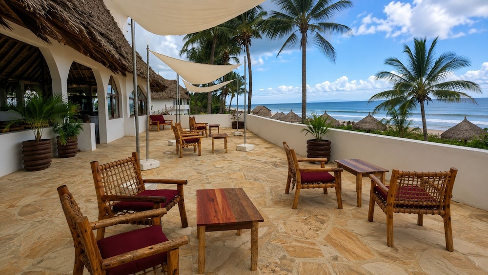 AHG Waridi Beach Resort & Spa 36/47